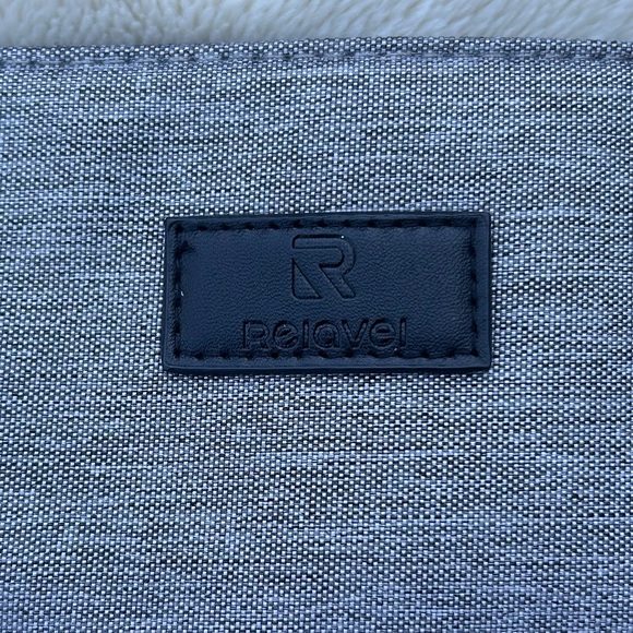 New Relayer grey tote bag briefcase laptop bag with cell phone charger - Picture 9 of 9